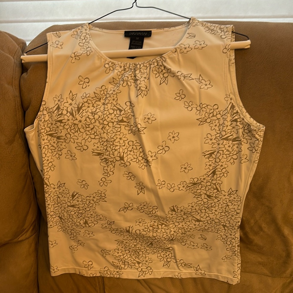 White floral tank size medium